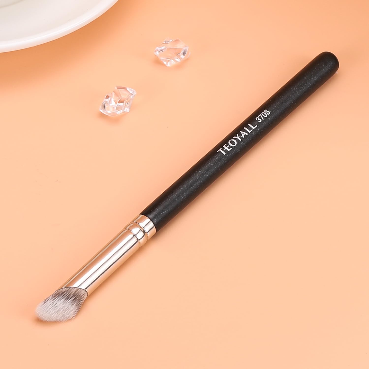 370S Under-Eye Concealer Brush, Small Angled Precision Brush | Applies corrector on dark circles. Blends concealer seamlessly. Sets eye primer smoothly. Small Multitask Brush - Image 6