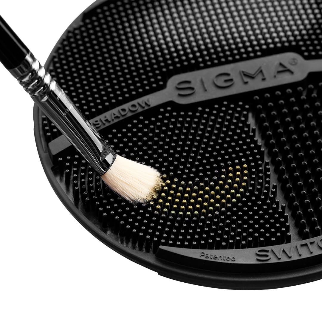 Sigma Switch by Sigma Beauty – Silicone Makeup Brush Cleaner for Switching Shades and Pigments, Switch Cleaning Mat for Superior Makeup Brush Cleaning Mid-Application (Travel Size) - Image 3