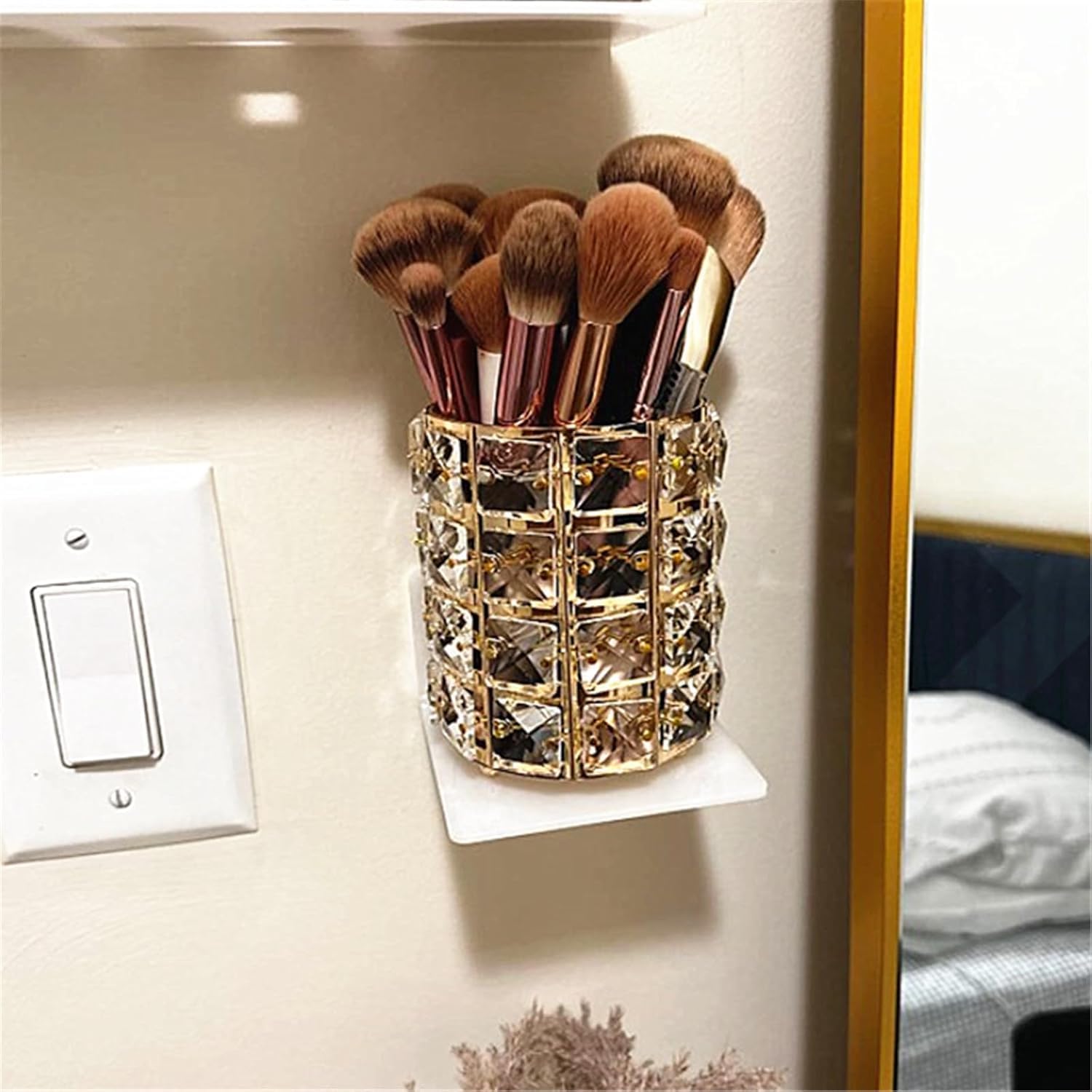 LUGUNU Makeup Brush Holder Organizer Crystal Vanity Decor Bling Personalized Comb Brushes Pen Storage Box Container (Gold 1 Pack) - Image 5
