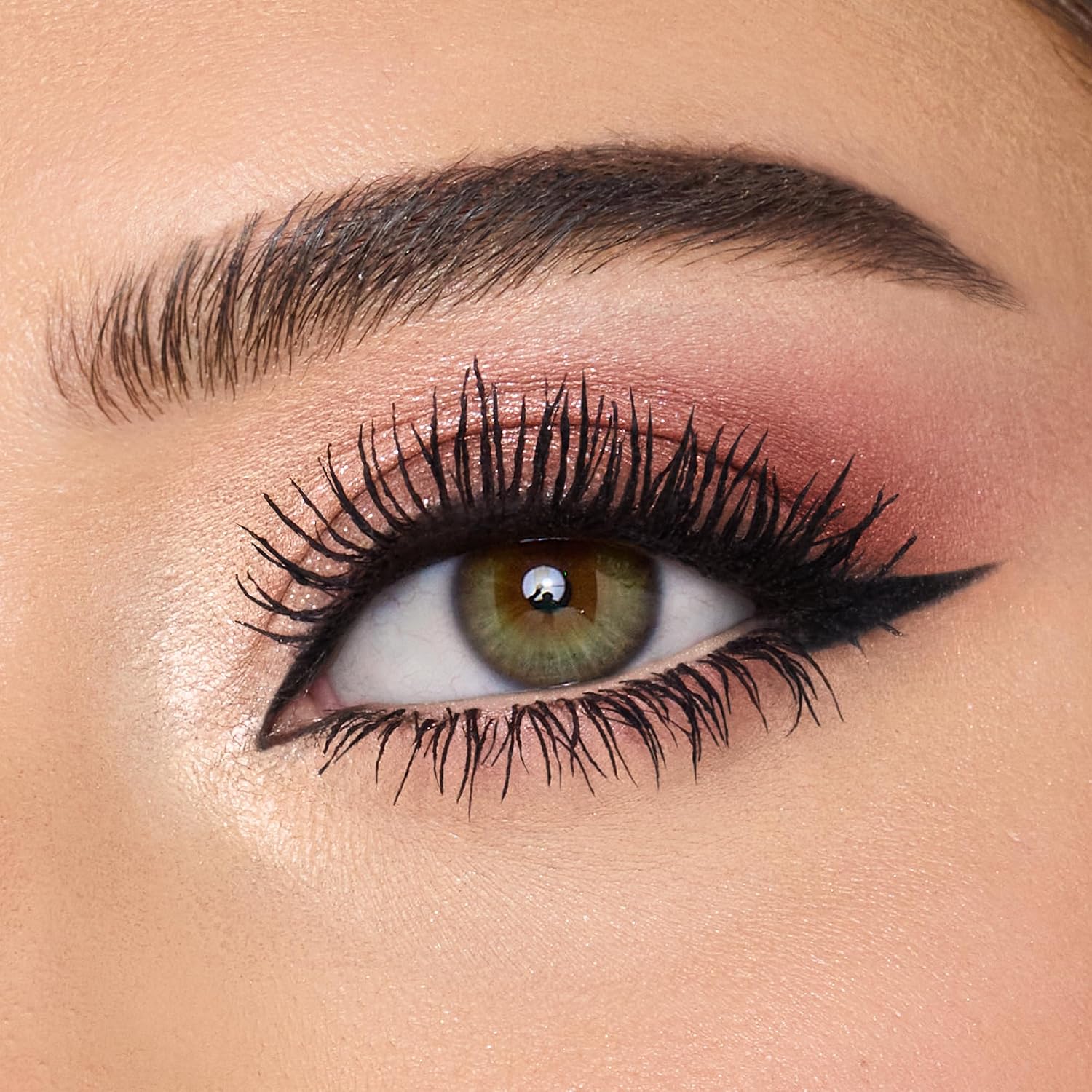 Charlotte Tilbury Bigger, Brighter Eyeshadow Palette | Shimmer & Satin Matte Eyeshadow Quad with a Rich Powder Formula - Includes 4 Complementary Shades - Exagger-Eyes - Image 4