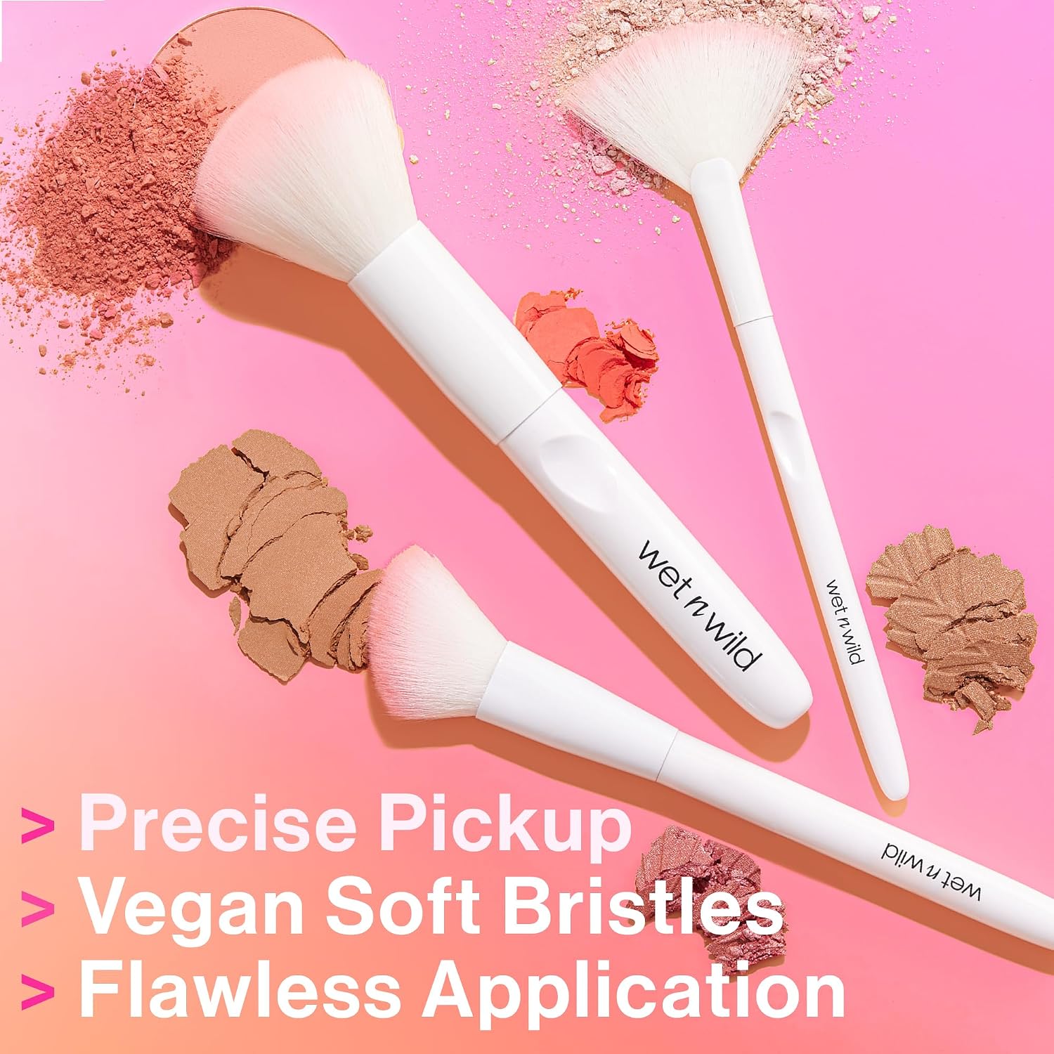 wet n wild Contour Brush, Sculpt, Highlight, & Blend, Luxurious Plush Fibers, Ergonomic Handle for Comfortable Precision Control , Cruelty-Free & Vegan - Image 4