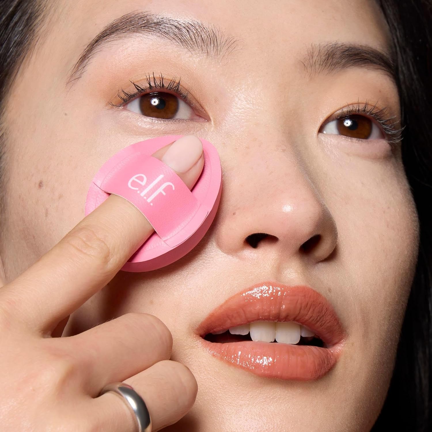 e.l.f. Pillow Puff Concealer Sponge, Beauty Blender For Streak-Free, Even, Makeup Application With Airbrushed Finish, Latex-Free, Vegan & Cruelty-Free - Image 7