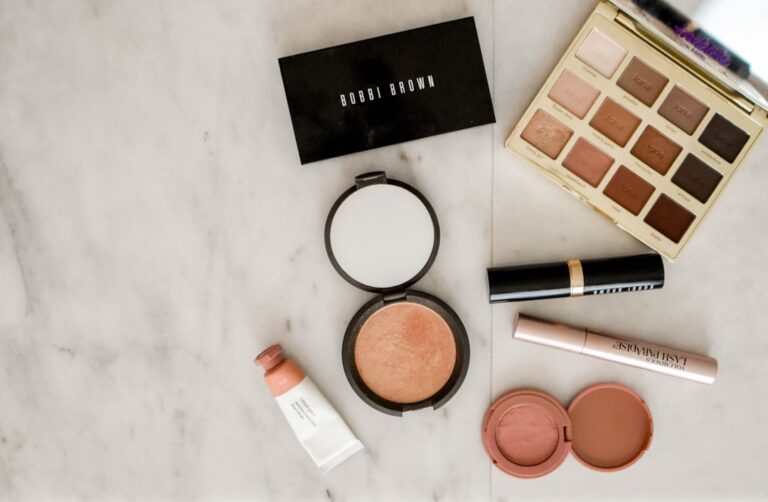 How to Create a Natural Sculpted Look for Mature Skin
