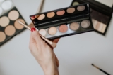 Cream vs. Powder Contour: Which Formula Suits Your Makeup Style?